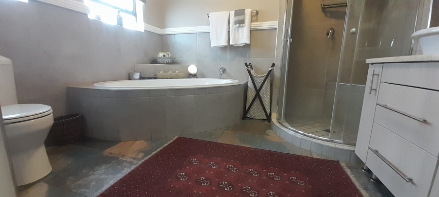 4 Bedroom Property for Sale in Wilkoppies North West